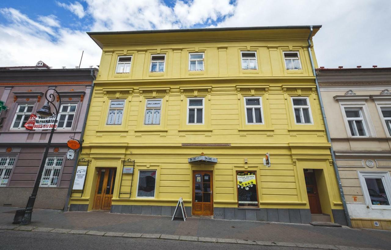 Apartman Centrum Banska Bystrica Luaran gambar